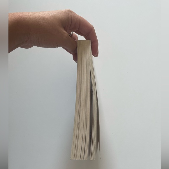 Daisy jones and the six paperback book - Picture 4 of 4